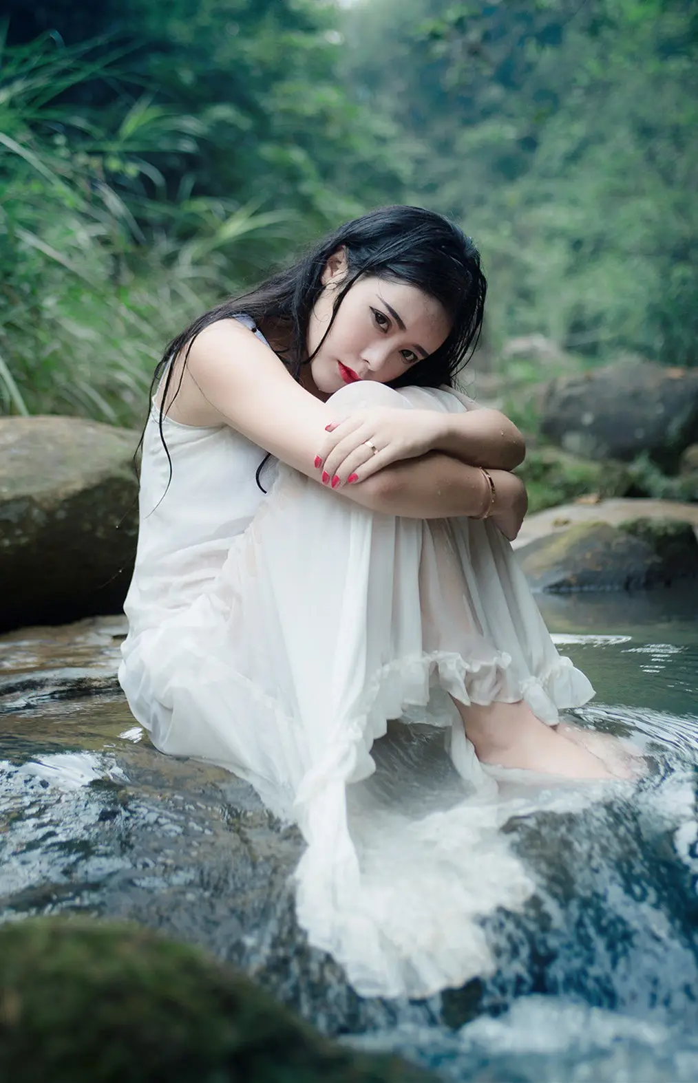 重庆郑州高端私人伴游小野梨子