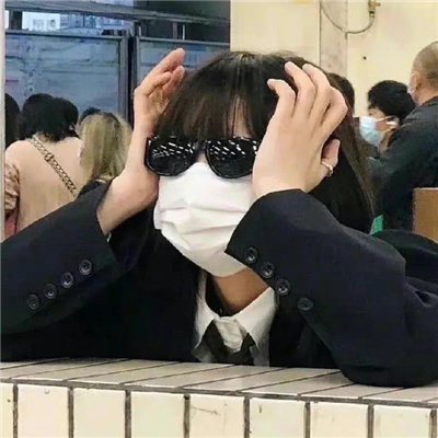 重庆伴游女生冯萧玉的资料