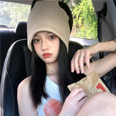 重庆伴游女生丛河灵的资料