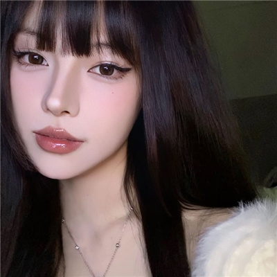 重庆私人伴游女生霍觅荷的资料